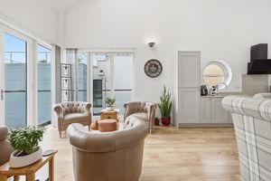 Harbour Square- click for photo gallery